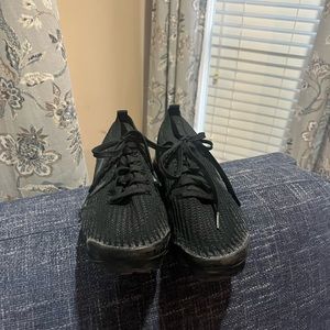 Nike Air Vapormax- black/charcoal- women’s 9